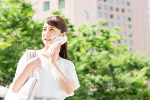 連日猛暑ビジネスウーマン　（夏）　